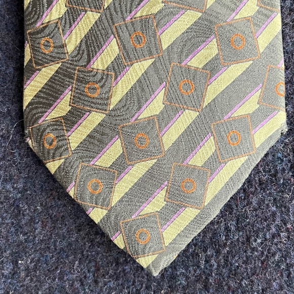 Giorgio Armani Neck Tie - Picture 2 of 5